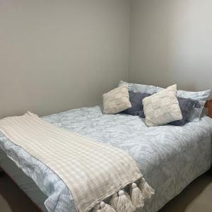 AURA B two bedrooms, 1 living room Wi-Fi skytower and street view, balcony , easy parking