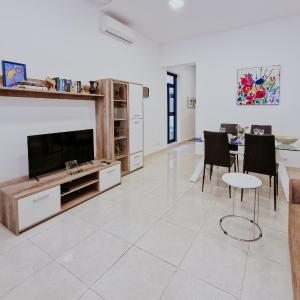 Cozy escape in vibrant Gżira