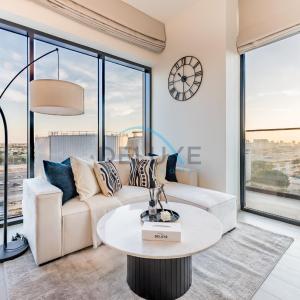 City Views 1BR Close to Golf Course & Attractions, Binghatti Venus, Jumeirah Village Circle by Deluxe Holiday Homes