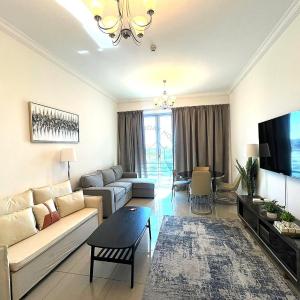 Yogi - 1BR - Pool & Parking in Business Bay