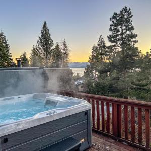 A-Frame Cabin with Hot Tub & Close to Lake Tahoe
