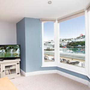 High Hopes, Harbour Location with Sea Views