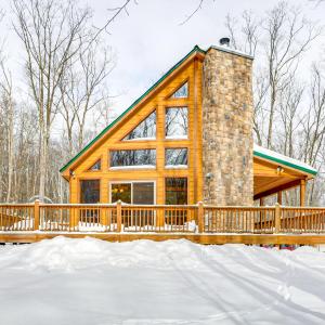 Hike, Ski & Raft: Terra Alta Cabin w/ Large Deck