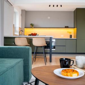 Cozy Cityscape Green, Modern Designer Apt