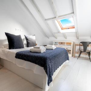 New and bright Puertochico attic