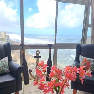 Ocean Tides - 2 Adults & 4 Kids ONLY