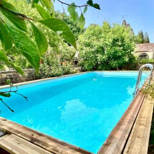 Charming house for 14 pool and indoor hottub