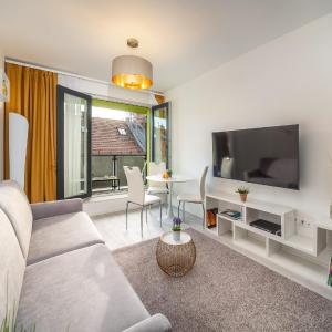 Sunbeam Crest Apartment