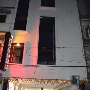 Hotel Deluxe