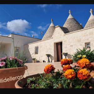 TRULLI delle rose Puglia and small garden