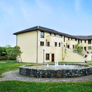 Relaxing Balcony Views Mullingar Self Catering Apartment on Park Hotel Grounds