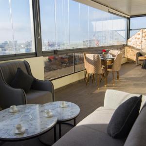 C104- Luxurious Penthouse with Incredible Sea View