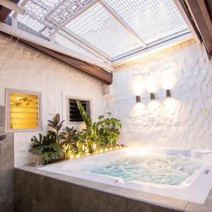 Chill-Out | Jacuzzi todo el año | Unicentro 5 minu