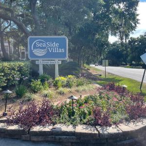 On Island Thyme Getaway near Coligny- #228