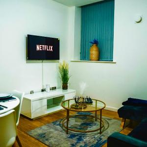 M1 Manchester City Apartment - Blue Lagoon
