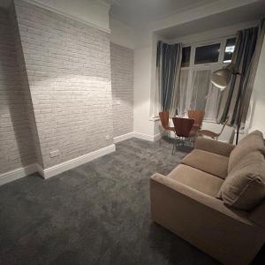Spotless Ground Floor Apartment