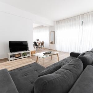 Stylish spacious apartment in Palaio Faliro (C1)