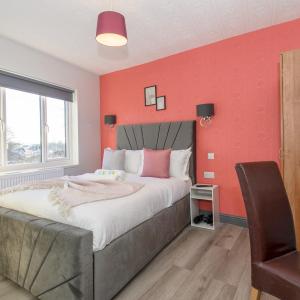 Lower Wortley 3 - Couples Haven with a Shared Kitchen - Pass the Keys