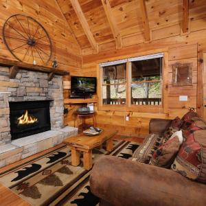 Pool table,hot tubjacuzzi in convenient location!