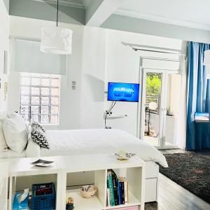 Cozy Studio in Athens Riviera, next to SNFCC