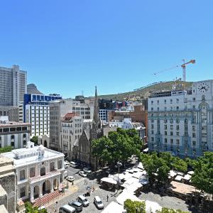 Stylish City Gem Apartment in Green Market Square