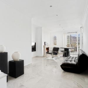 Unmatched Location, Breathtaking Views, Garage