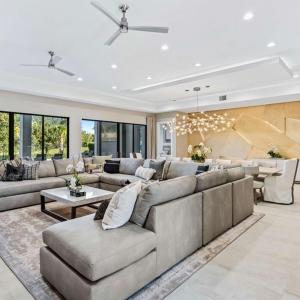 The Ultimate Vacation Mansion-TT463