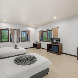 SimPly Stay Fisherman's Village