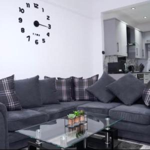 Newly refurbished 2 bed !