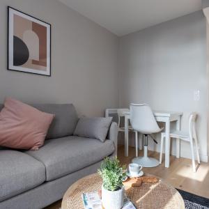 Take It Easy in This Stylish Architect Flat