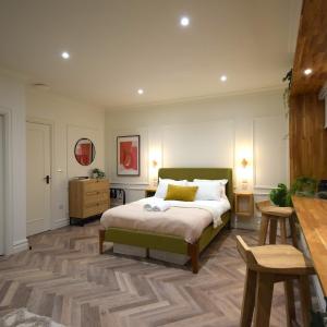 CITYeSCAPE - Studio 2 1 Bath Sofa bed NQ