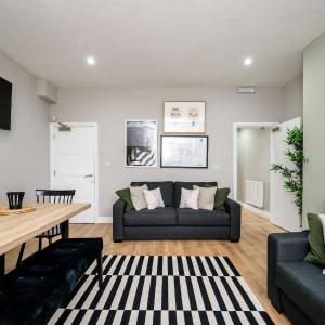 Picasso's Place Liverpool Apt Sleeps 9
