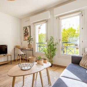 Bright and charming studio next to the tram