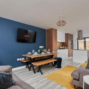 5-Bed House - Perfect for Groups & Families