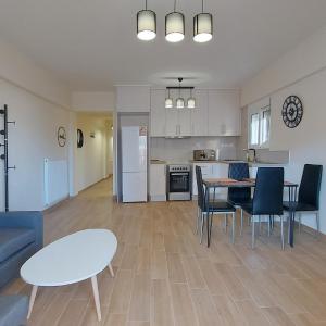 A modern renovated maisonette Nikaia