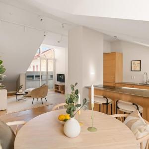 Dinbnb Apartments Grünerløkka I Penthouse with Private Rooftop I 2 Bedrooms & 2 Bathrooms