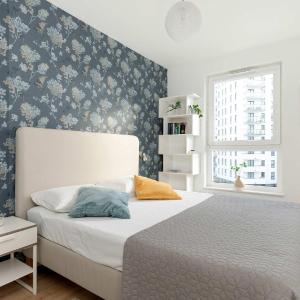 Bright Apartment Obrońców Wybrzeża with Parking by Noclegi Renters