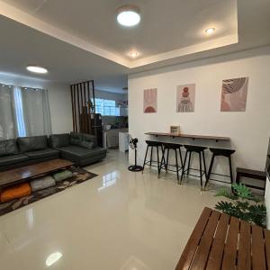 Full AC 4BR & LivingRm entire vacation home at Vigan City
