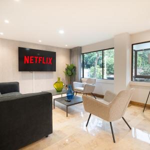 Provenza Lux Apartment l Guest Friendly l Fast Wifi l 9 Guest
