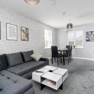 Cozy 2 Bed Apartment - Unlimited Wi-Fi - Free Parking - Sleeps 6 - By Old Trafford