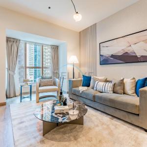 Renovated Unit with Skyscraper Views, Close to JBR Beach, Elite Residence, Dubai Marina by Deluxe Holiday Homes