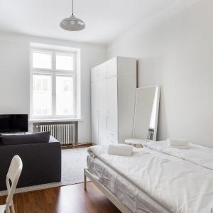 Tranquil City Studio, All Essentials, Seamless Check In
