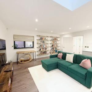 Two bedroom basement flat in Brasswork