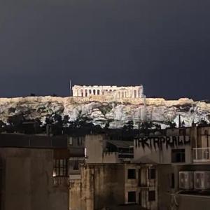 Designer Loft with Stunning Acropolis View -Psyrri