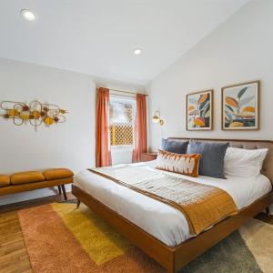 Mid-Century Modern Nashville Condo Near Restaurants, Coffee and Bars
