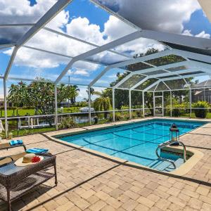 Family-friendly w/bikes, elec heated pool & gulf access! Villa Aqua Sonne Oasis - SWFL Rentals