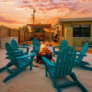 Minutes to Beach, Dining & Events