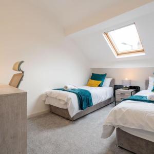Stylish 2-Bed Apartment Near Sheffield City Centre, Parking & Wi-Fi Included, Sleeps 4