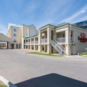Econo Lodge Inn & Suites Calgary - University
