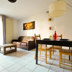 Le Camarguais - TERRASSE ET PARKING